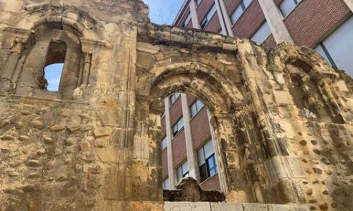 Petrifying Wealth en León. Asistencia al curso «Expolio y destrucción del patrimonio medieval. Visiones desde el siglo XXI»